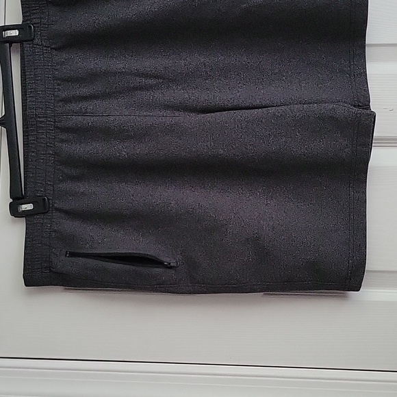 Old Navy Active 4 Way Stretch Men's Shorts - Picture 2 of 10